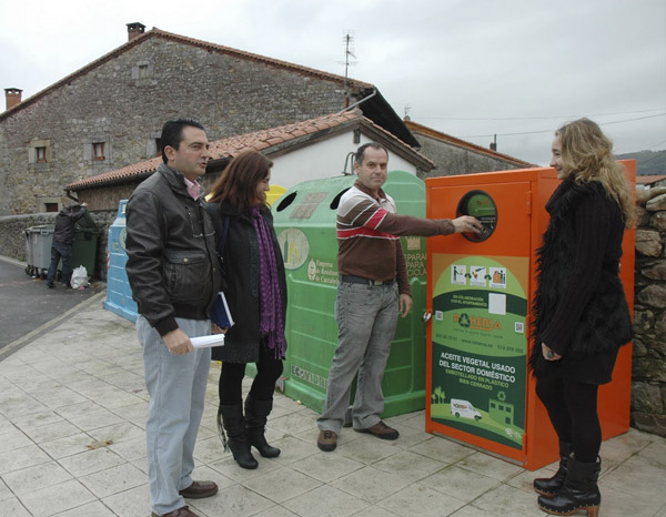 CABEZON DE LA SAL Instalado El Contenedor De Aceite Usado En La Pesa